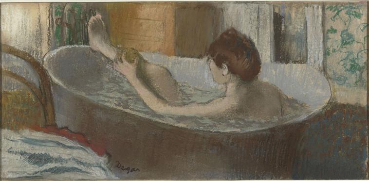 La femme s&rsquo;&eacute;pongeant au bain